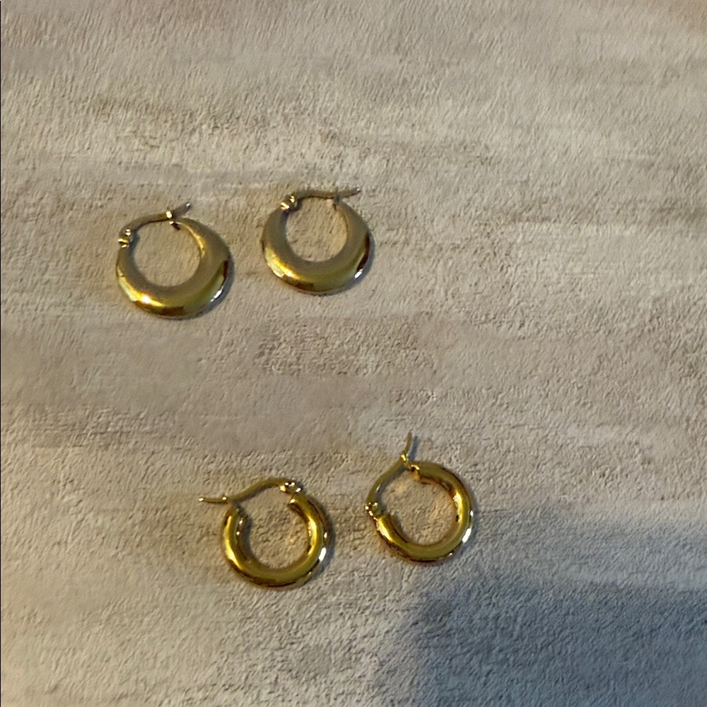Chic Gold Hoop Earrings